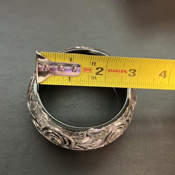 Vintage Plastic Bangle Bracelet, Clear with Silver Flowers, Black, Retro, Boho - Picture 7 of 7